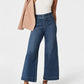 Bauchfrei gekrempelte Jeans mit weitem Bein