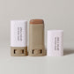 Feuchtigkeitsspendender und aufhellender Essential Foundation Stick