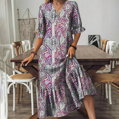 Boho-Kleid mit V-Ausschnitt und Volants