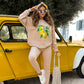 Stylischer Zweiteiler: bedruckter Hoodie und Hose