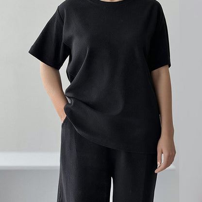 Legerer einfarbiger Zweiteiler für Damen: Top & Hose mit weitem Bein