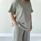 Legerer einfarbiger Zweiteiler für Damen: Top & Hose mit weitem Bein