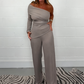 Modischer Damen-Zweiteiler: One-Shoulder-Top & Hose mit weitem Bein