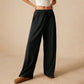 Weibliche Freizeit-Hose mit weitem Bein und Kordelzug