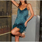 Damenkleid mit Federfransen und Pailletten-Spaghettiträgern
